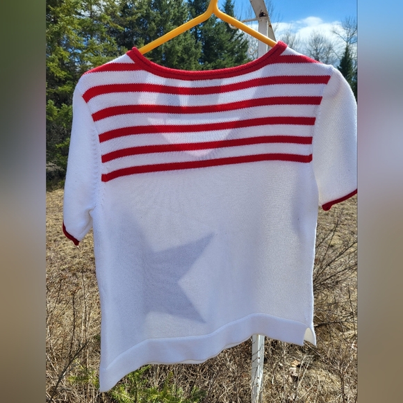 "A Nautical Frame of Mind" LIZ CLAIBORNE Knit Sweater - Picture 2 of 3